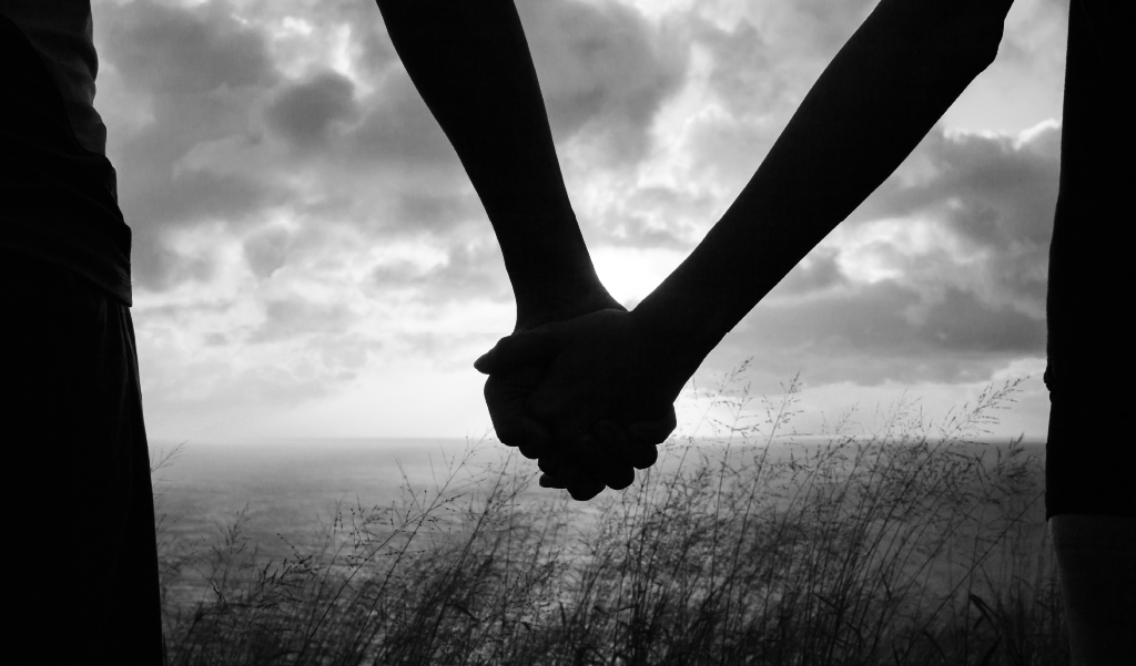 hands-bnw